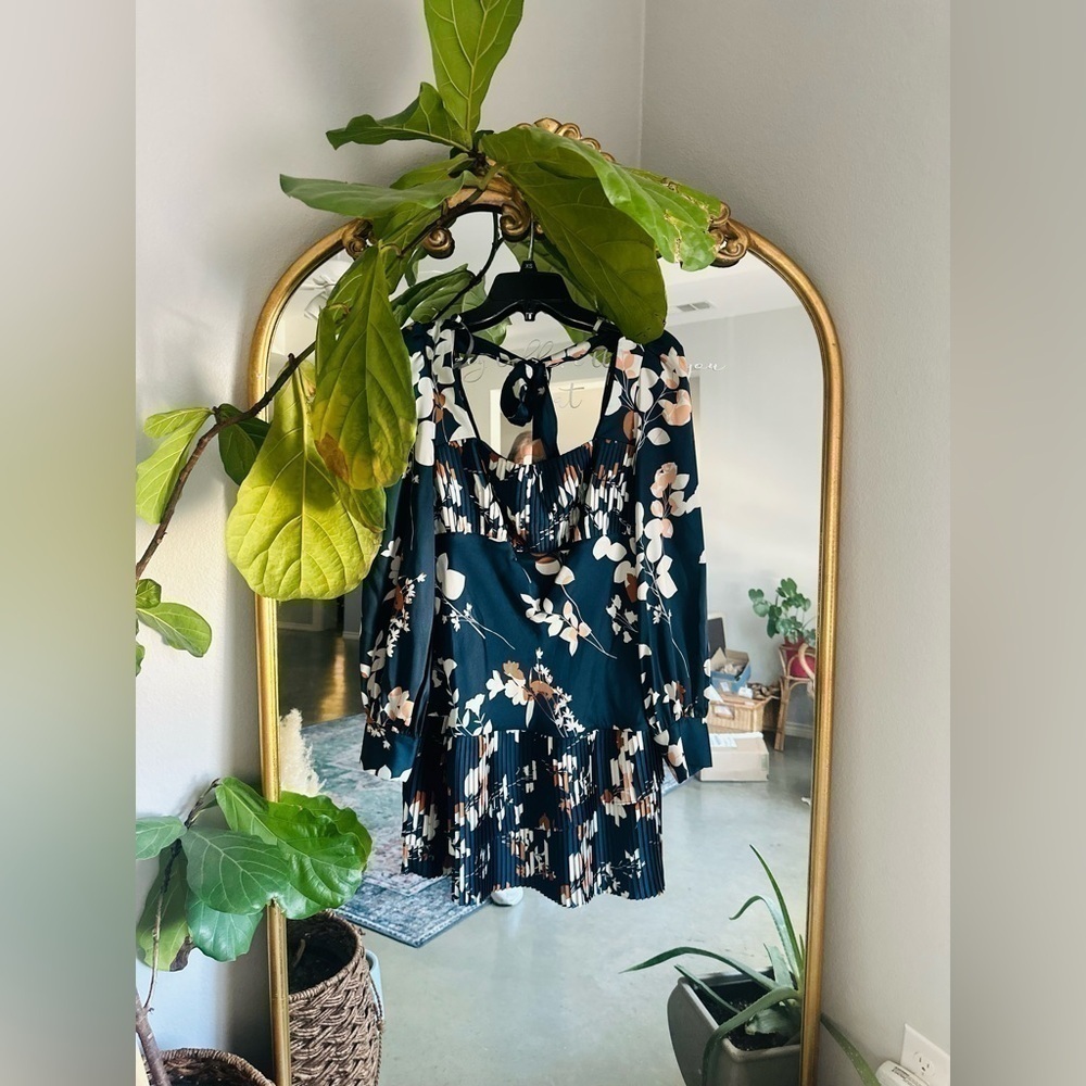 Monique lhuillier blue floral pleated mini dress size 10